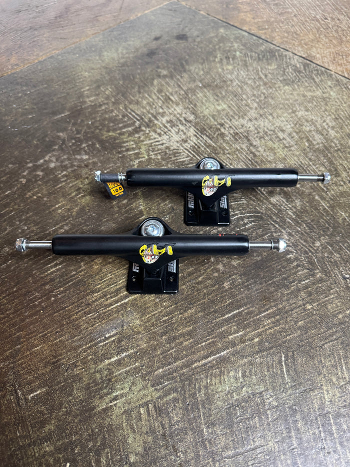 Black Curb Killer Inverted 9” Trucks