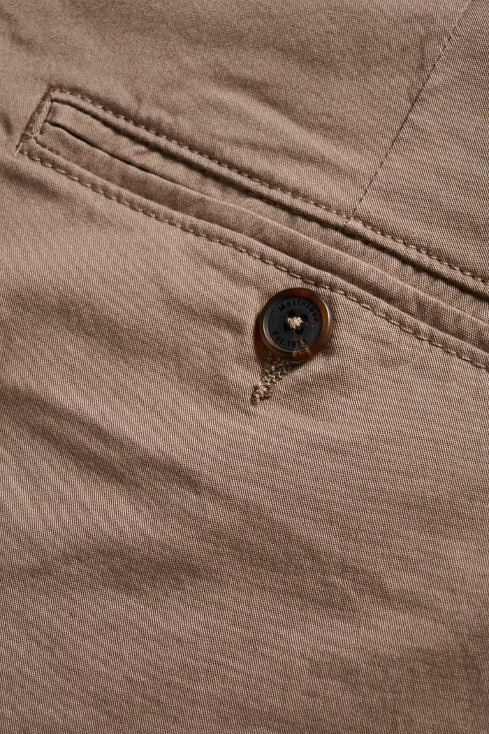 Thomas Shorts in Walnut