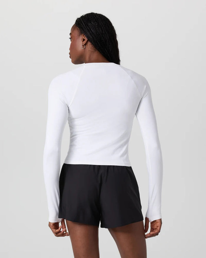 VUORI SURGE SEAMLESS LONG SLEEVE TEE WHITE WOMENS TOP